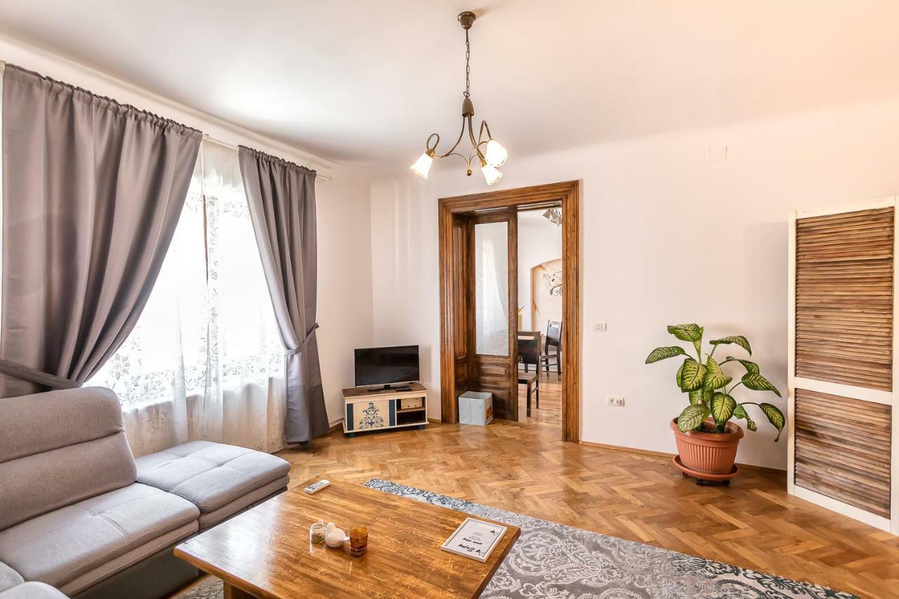 Saint John'S 22 Brasov Appartement Buitenkant foto
