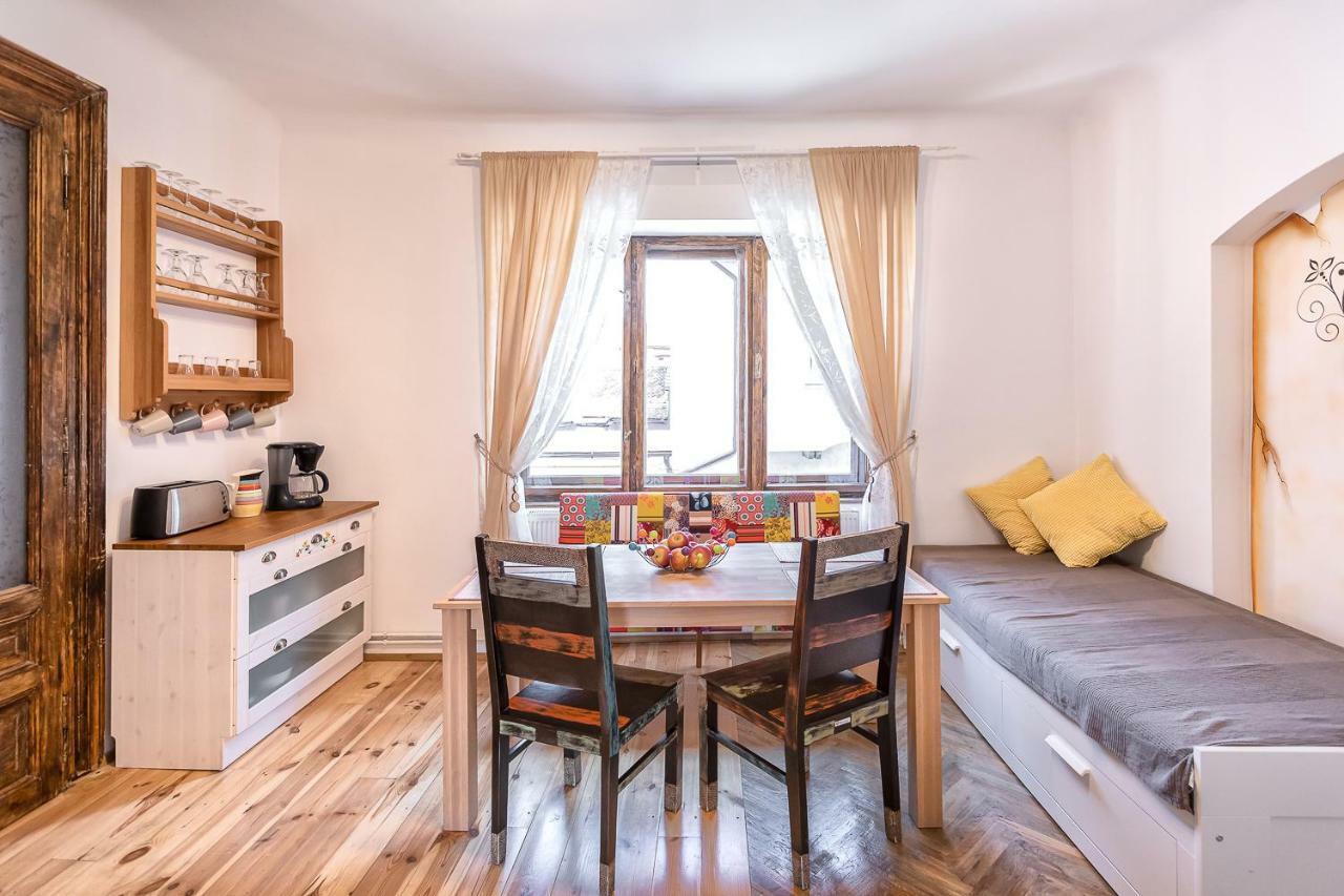 Saint John'S 22 Brasov Appartement Buitenkant foto